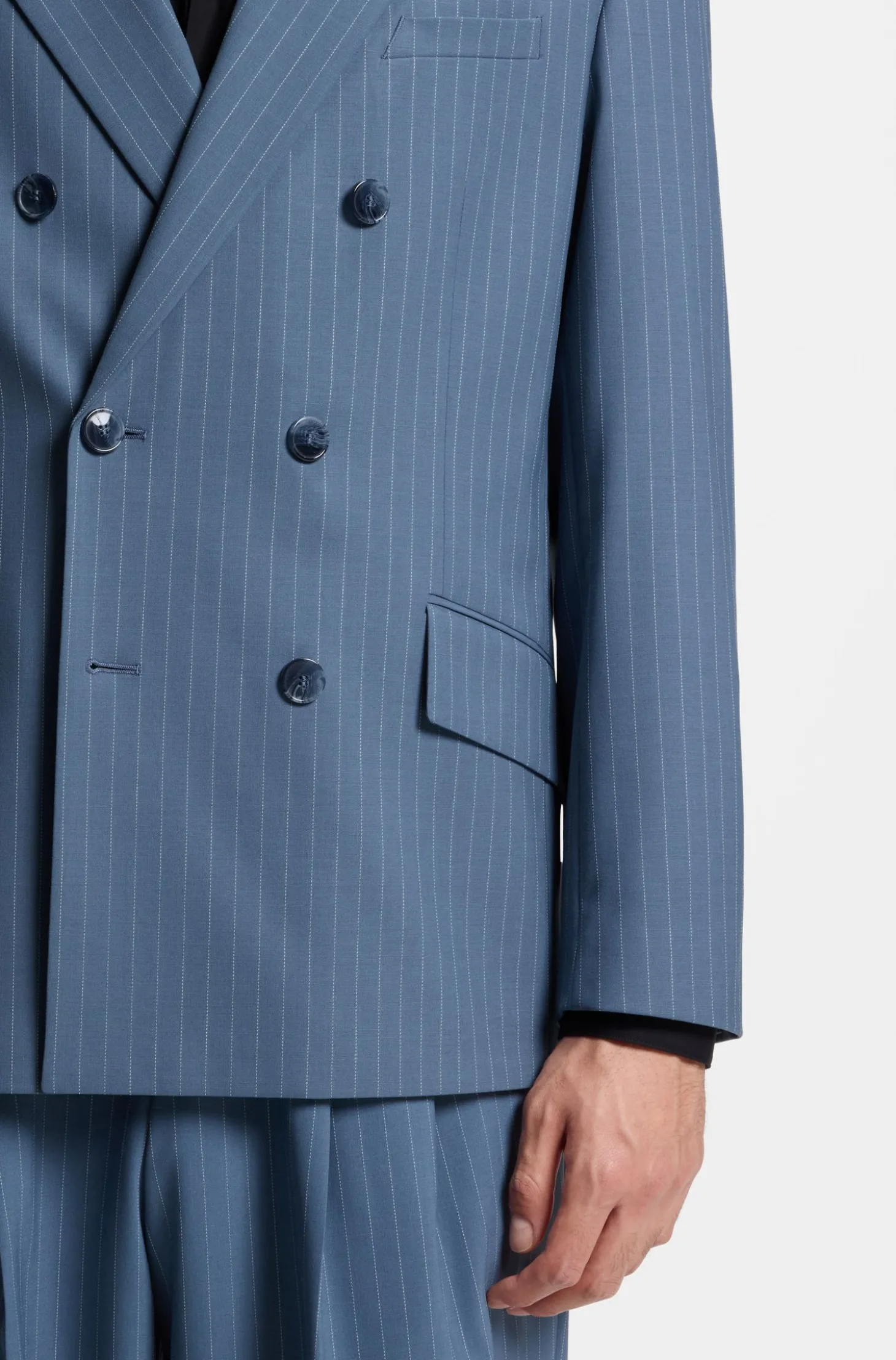 Oversized Sakko aus funktionalem Stretch-Gewebe mit Nadelstreifen