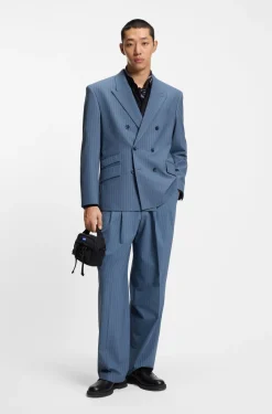 Oversized Sakko aus funktionalem Stretch-Gewebe mit Nadelstreifen
