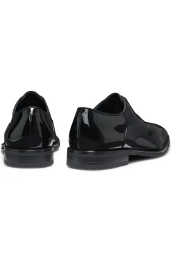 Oxford-Schuhe aus Kunstleder in Lack-Optik