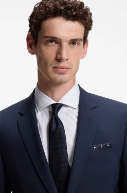 Patterned pocket square in pure silk