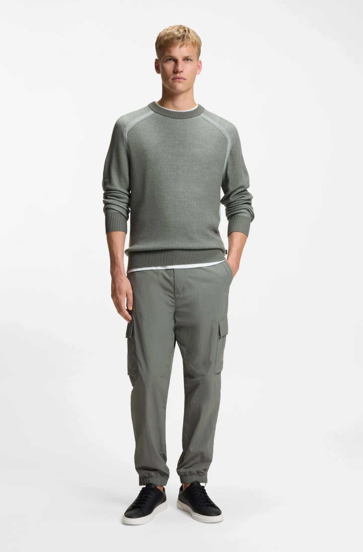 Pullover aus Woll-Mix mit Rippstrick