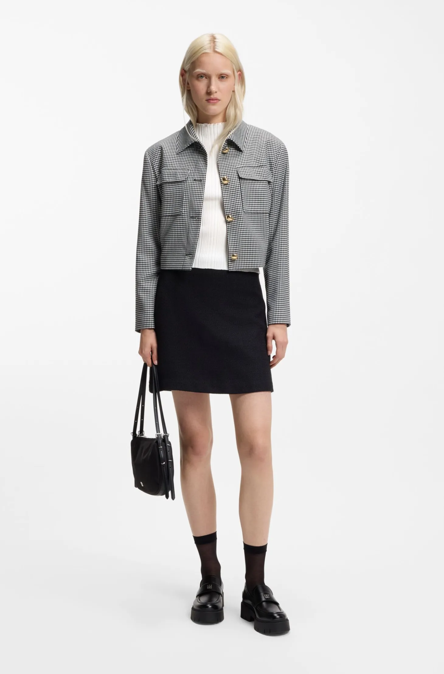 Pullover mit Stehkragen und unregelmäßigem Rippstrick