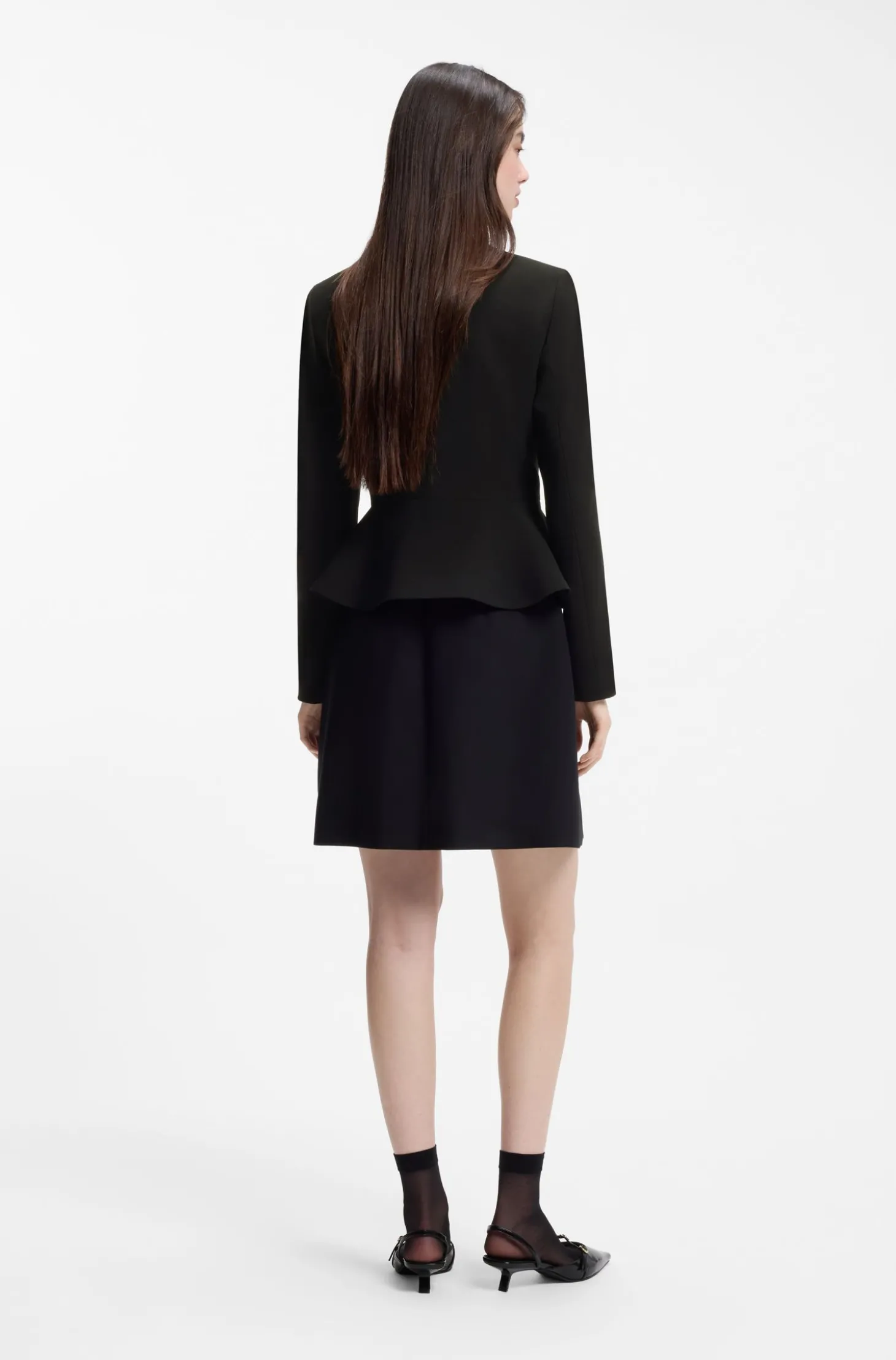Regular-Fit Blazer aus Krepp-Gewebe mit Schößchen-Saum