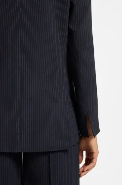 Regular-Fit Blazer aus Stretch-Crêpe mit Nadelstreifen