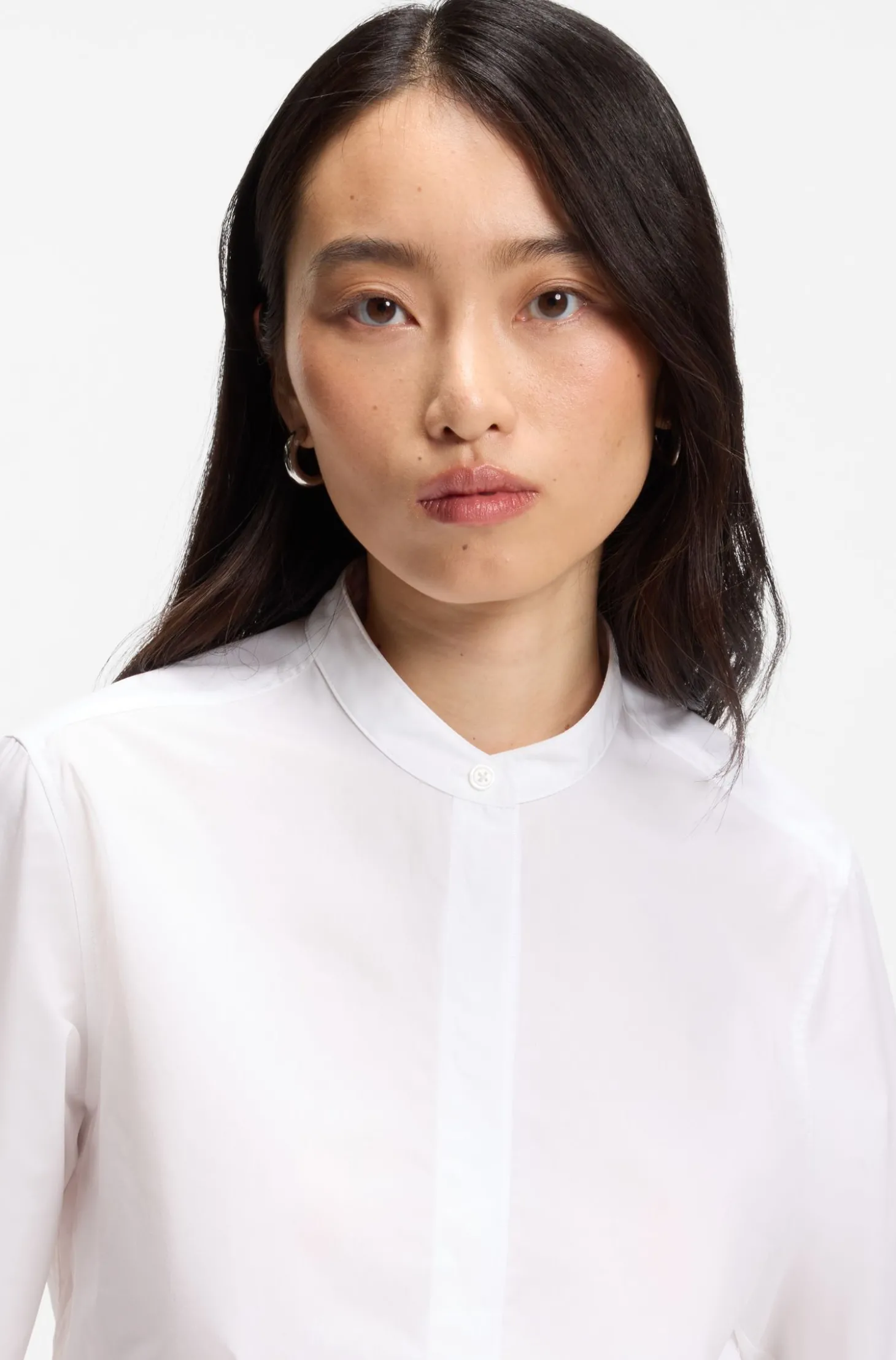 Regular-Fit Bluse aus Baumwoll-Popeline mit verdeckter Knopfleiste