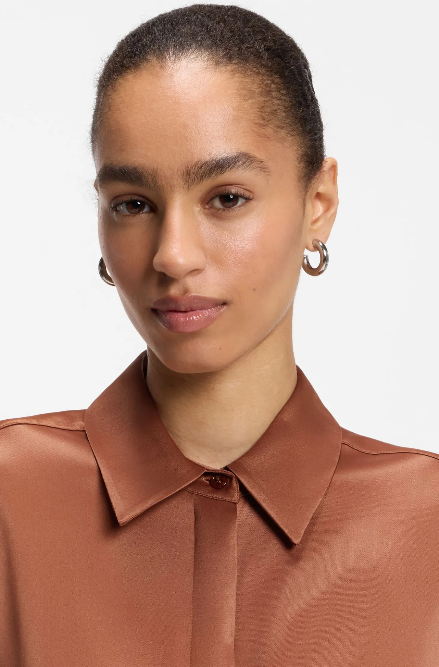 Regular-Fit Bluse aus softem, glänzendem Gewebe