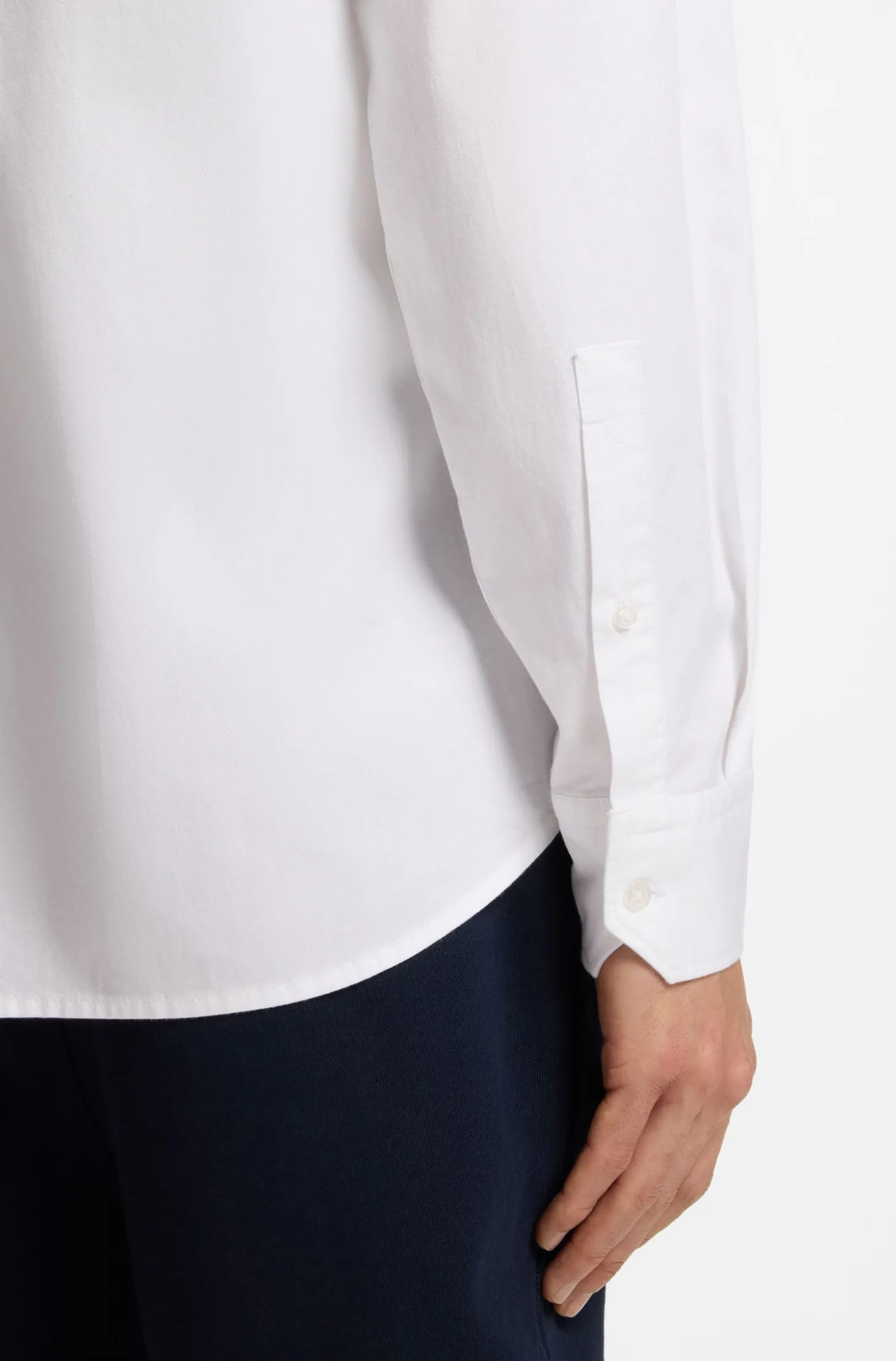 Regular-Fit Hemd aus Baumwoll-Twill mit Button-Down-Kragen