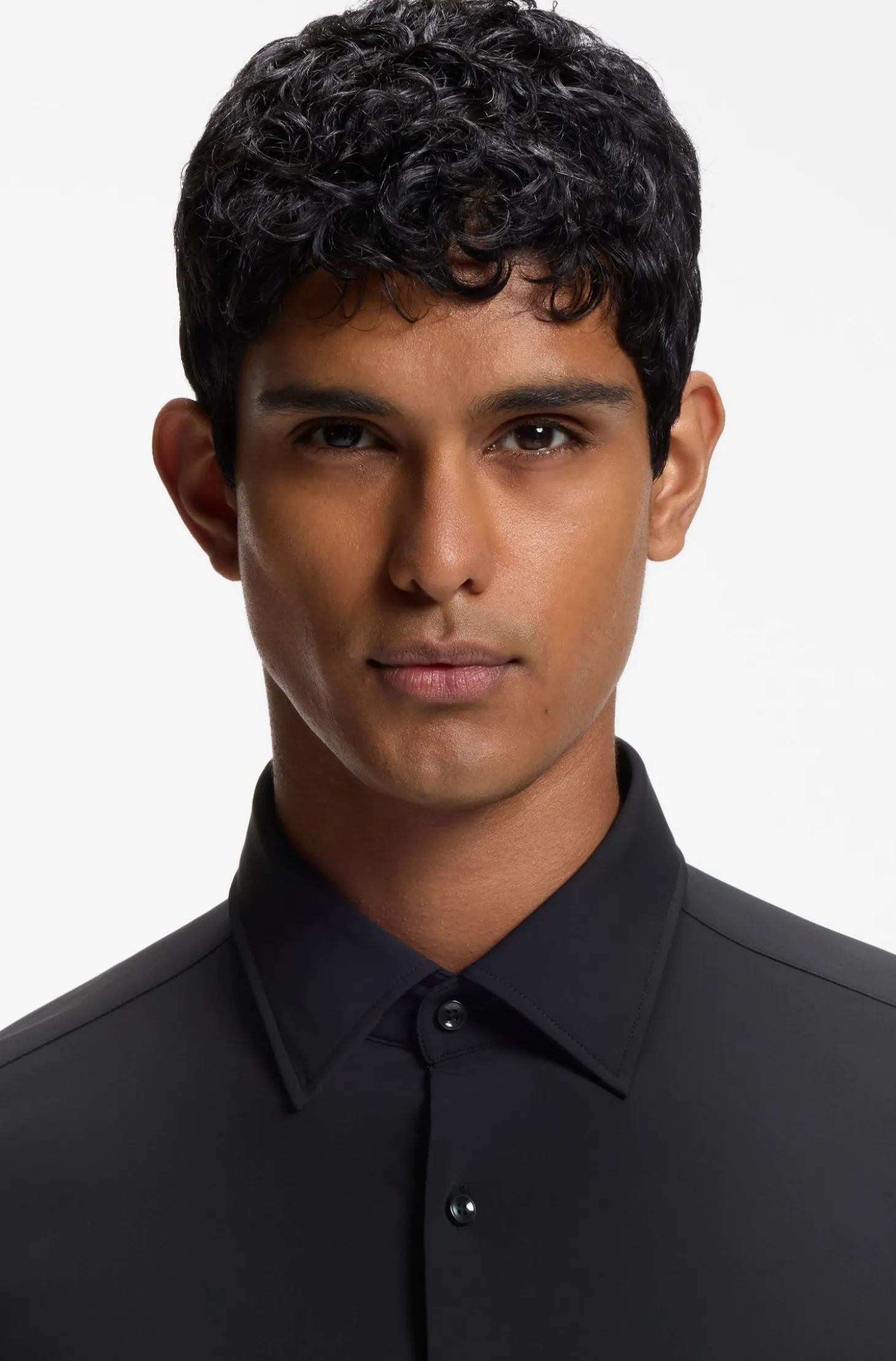 Regular-Fit Hemd aus Performance-Stretch-Jersey