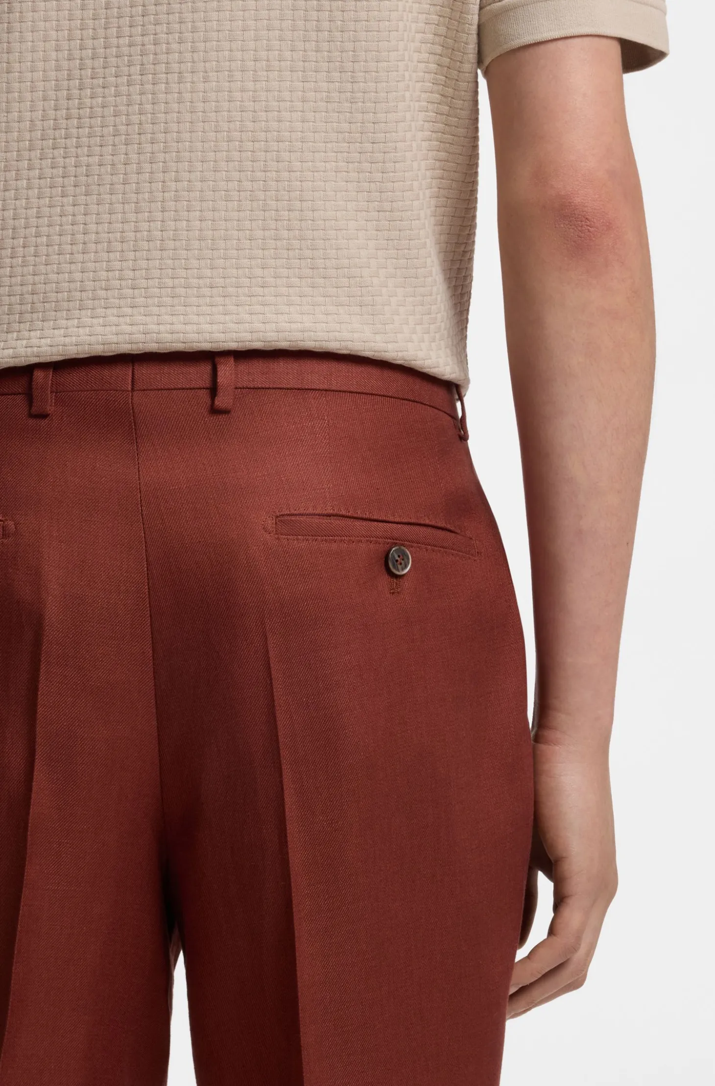 Regular-Fit Hose aus knitterfreiem Leinen