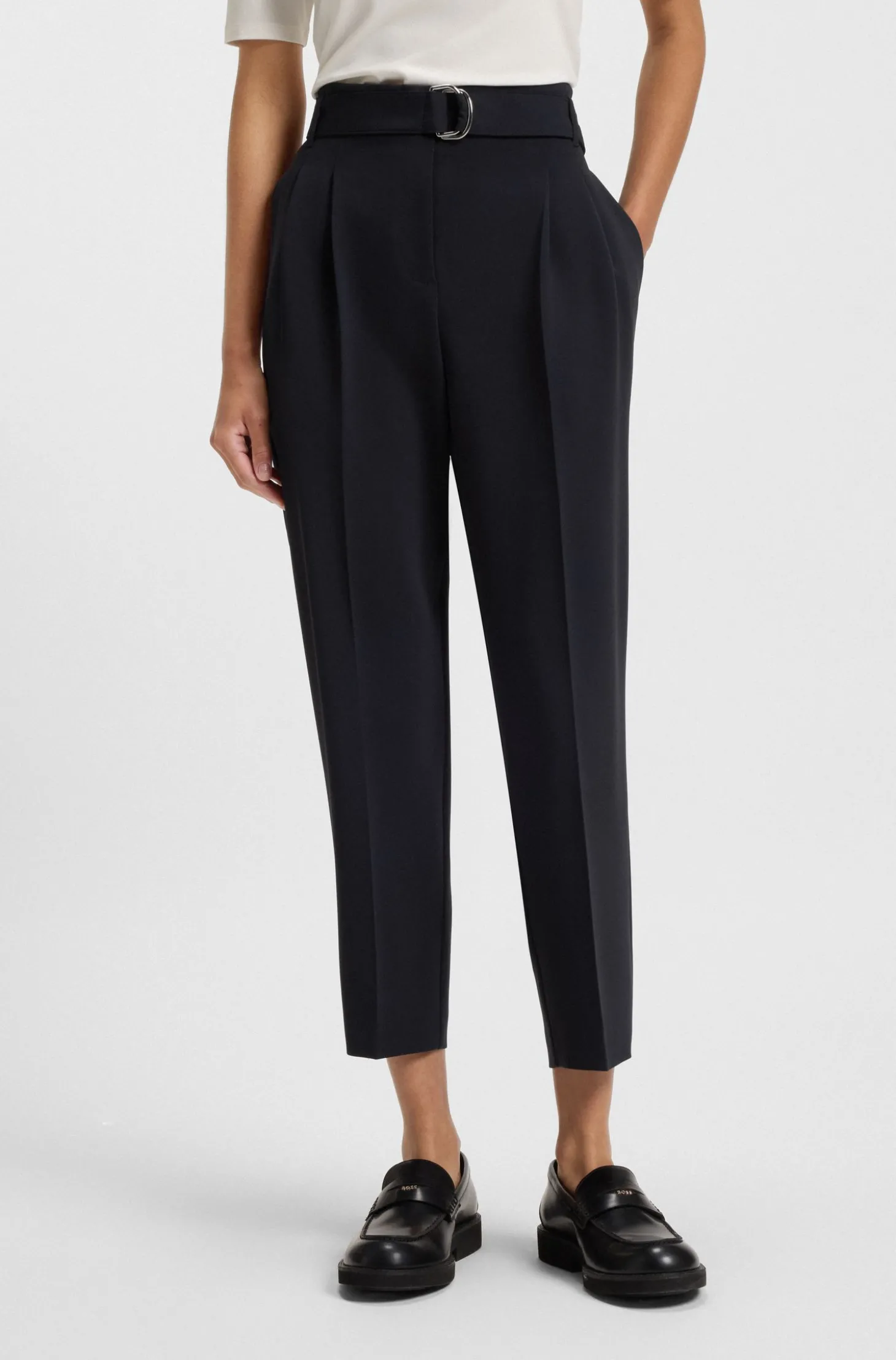 Regular-Fit Hose aus knitterfreiem Krepp in Cropped-Länge