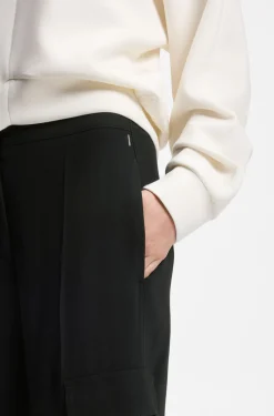 Regular-Fit Hose aus Krepp mit Cargotaschen