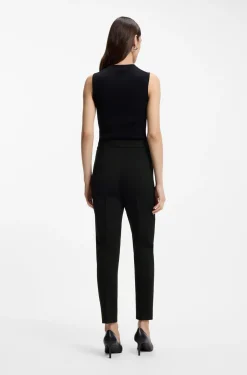 Regular-Fit Hose aus Stretch-Gewebe mit konischem Beinverlauf