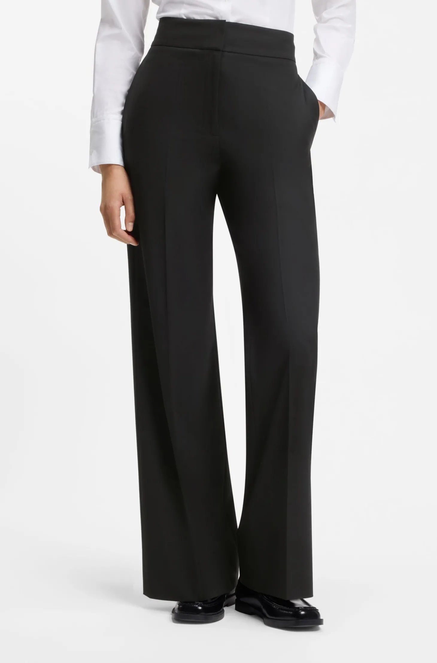 Regular-Fit Hose aus Stretch-Gewebe mit weitem Bein