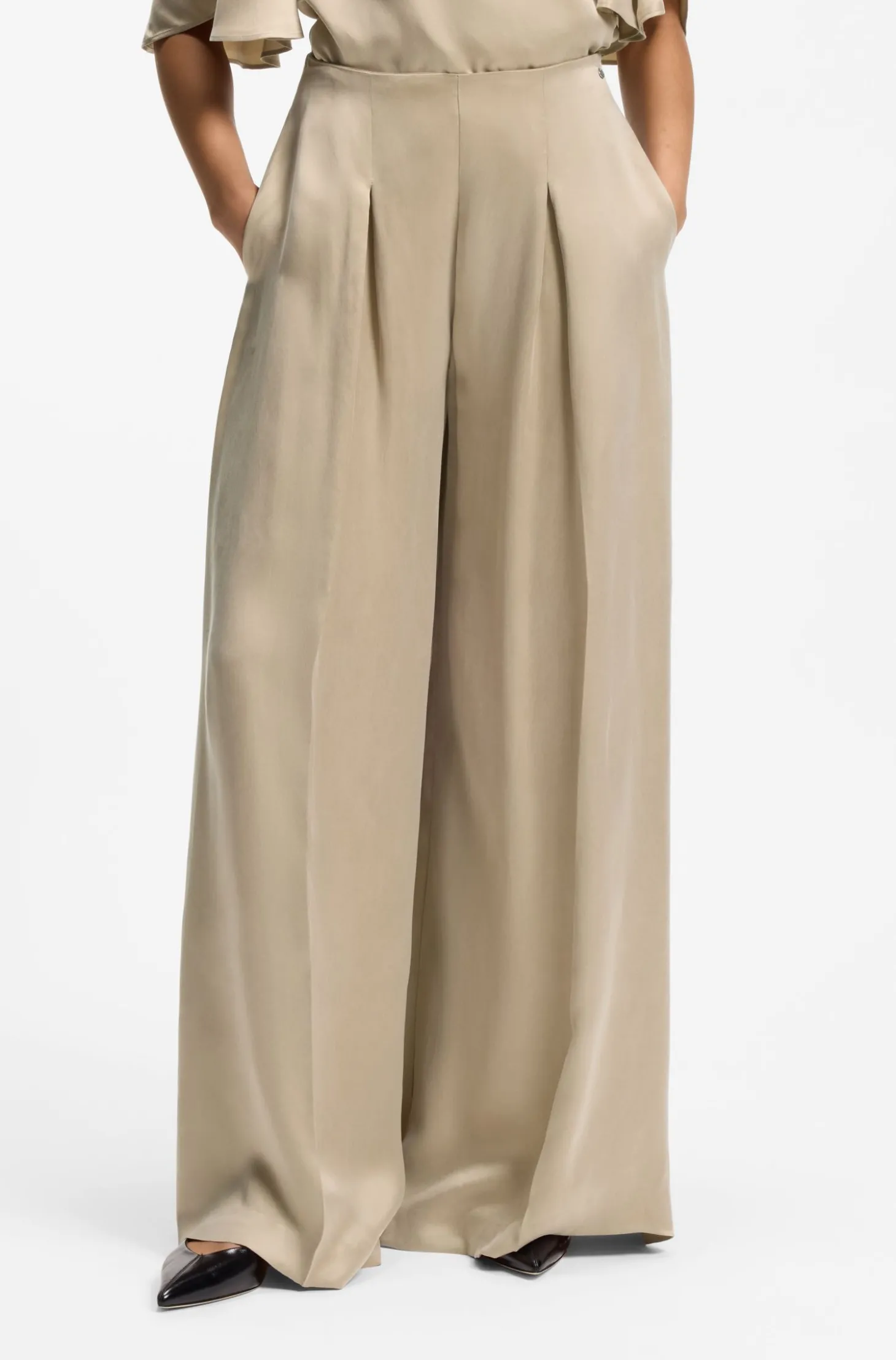 Regular-Fit Hose mit Kellerfalten und weitem Bein