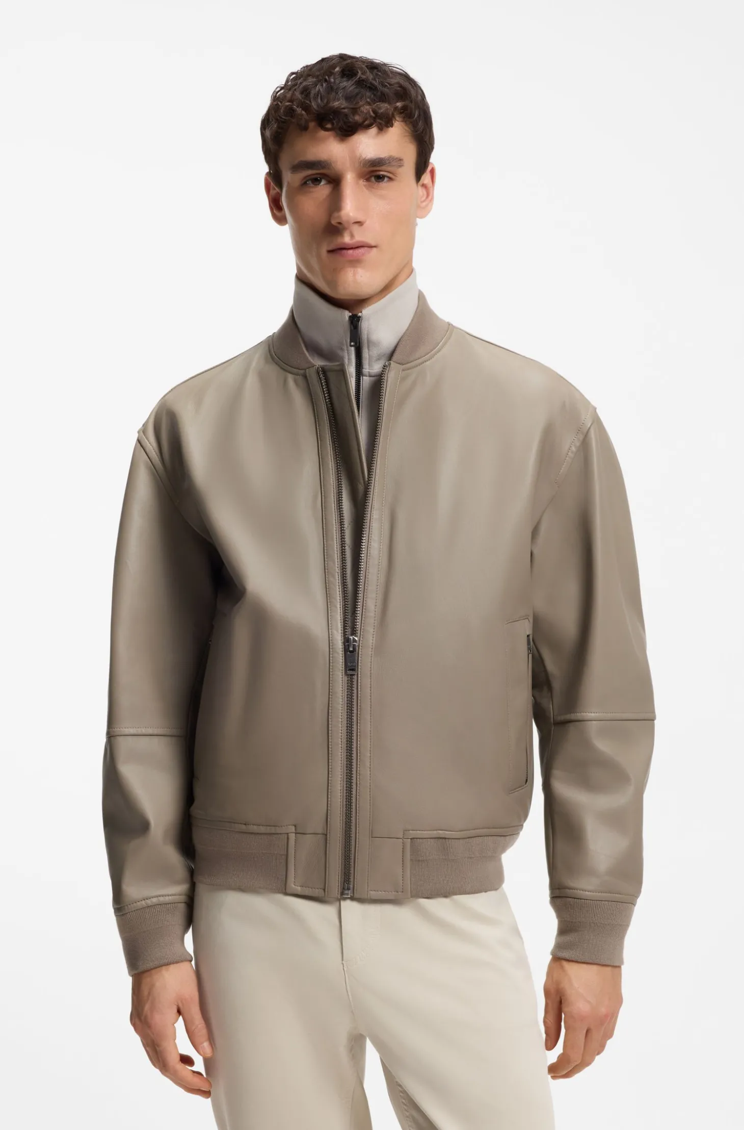 Regular-Fit Jacke aus strukturiertem Leder