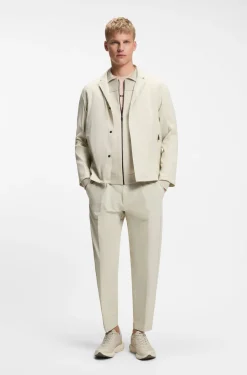 Regular-Fit Jacke aus wasserabweisendem Stretch-Gewebe