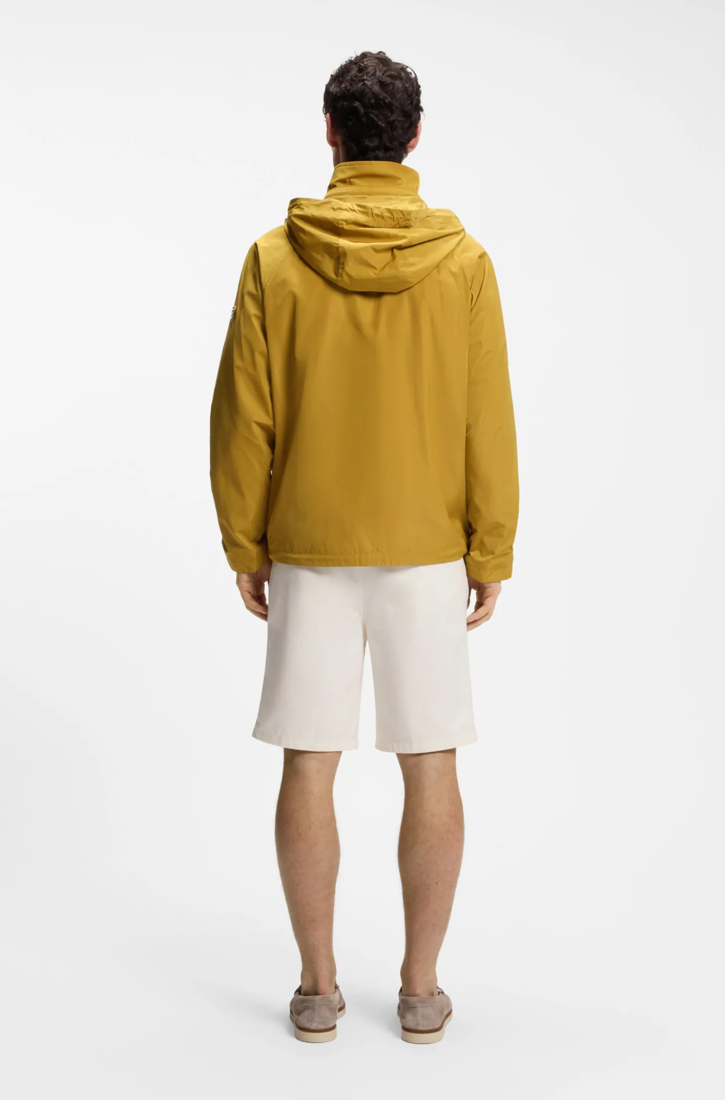 Regular-Fit Jacke mit Kapuze und wasserabweisendem Finish