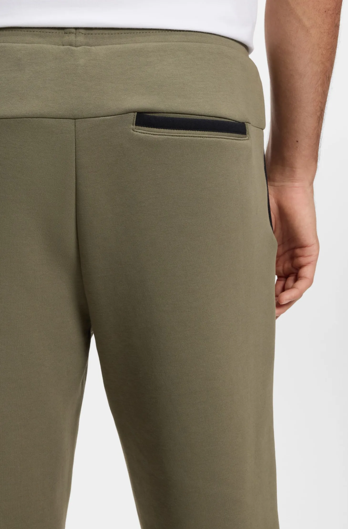 Regular-Fit Jogginghose aus besonders softem Stretch-Gewebe