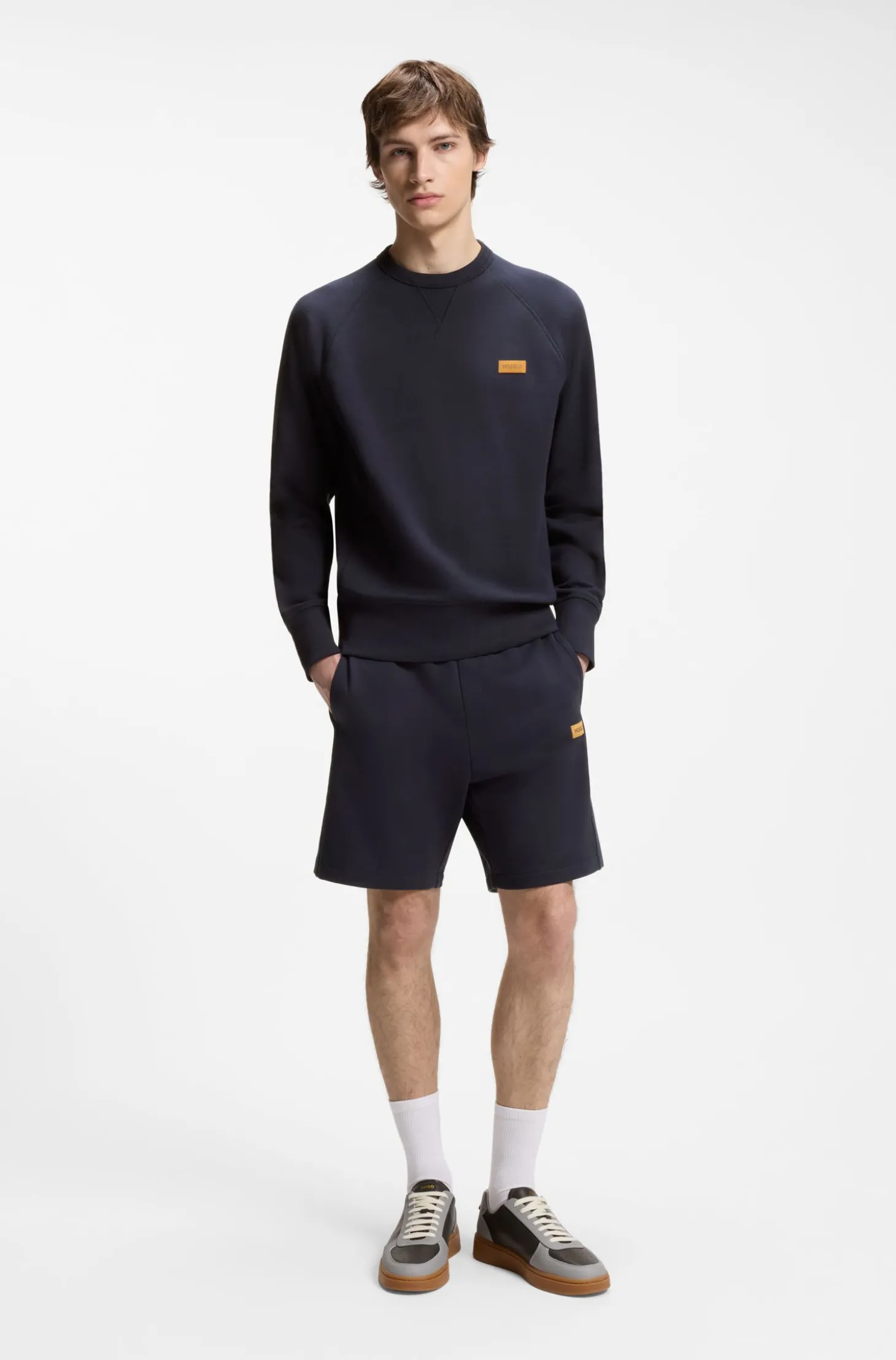Regular-Fit Shorts aus Baumwolle mit Logo-Badge aus Veloursleder