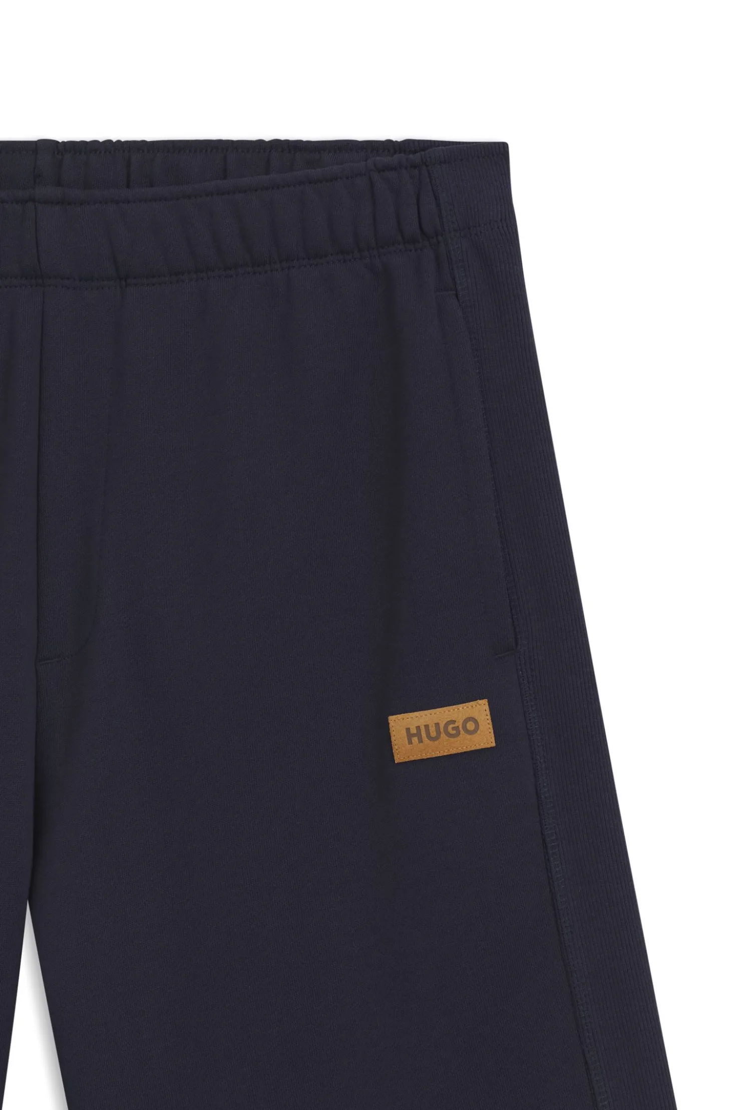 Regular-Fit Shorts aus Baumwolle mit Logo-Badge aus Veloursleder
