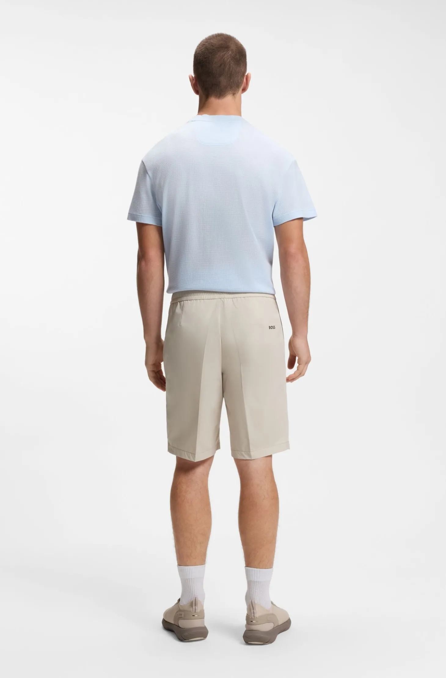 Regular-Fit Shorts aus wasserabweisendem und schnelltrocknendem Twill
