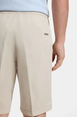 Regular-Fit Shorts aus wasserabweisendem und schnelltrocknendem Twill