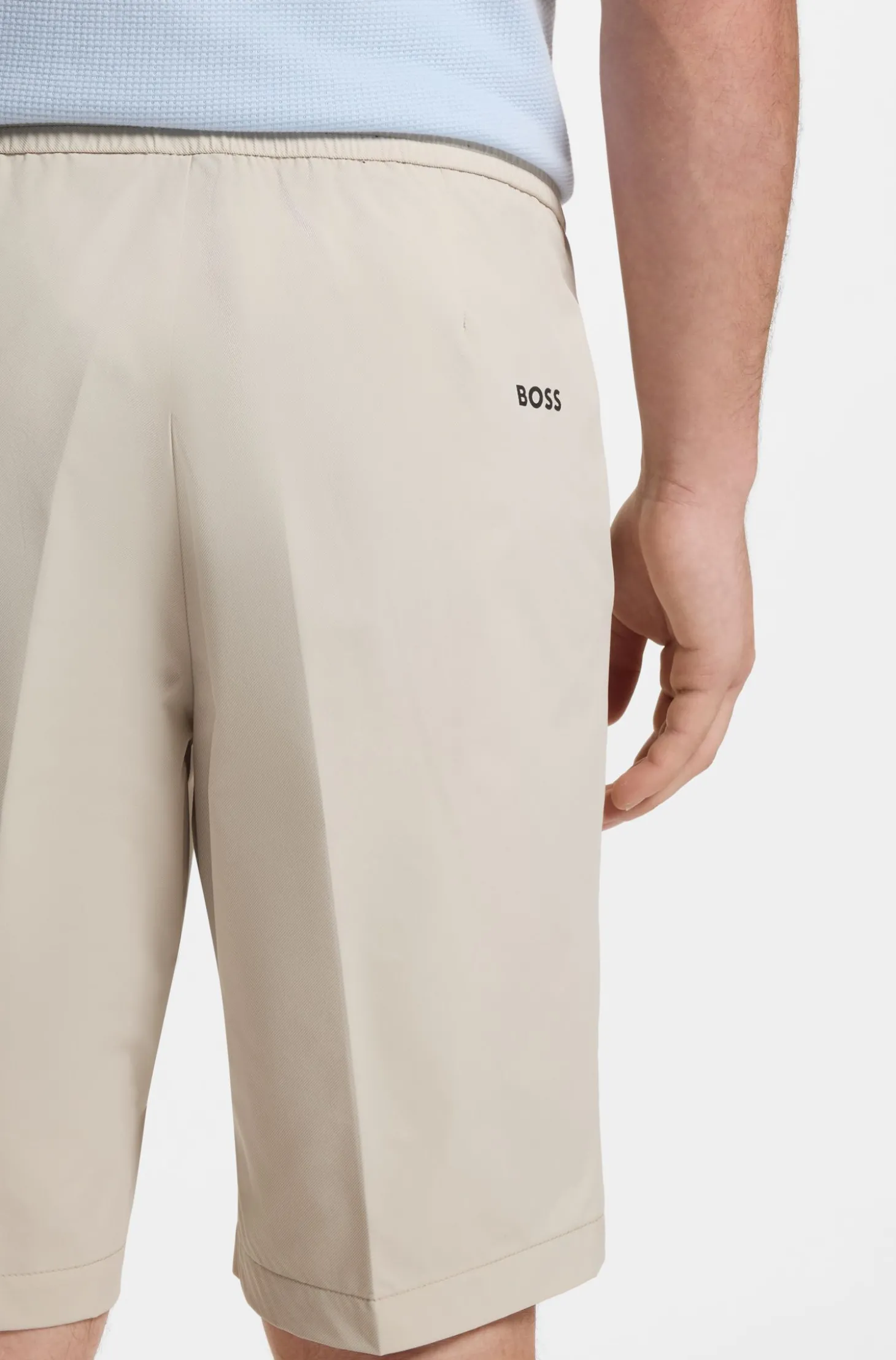 Regular-Fit Shorts aus wasserabweisendem und schnelltrocknendem Twill