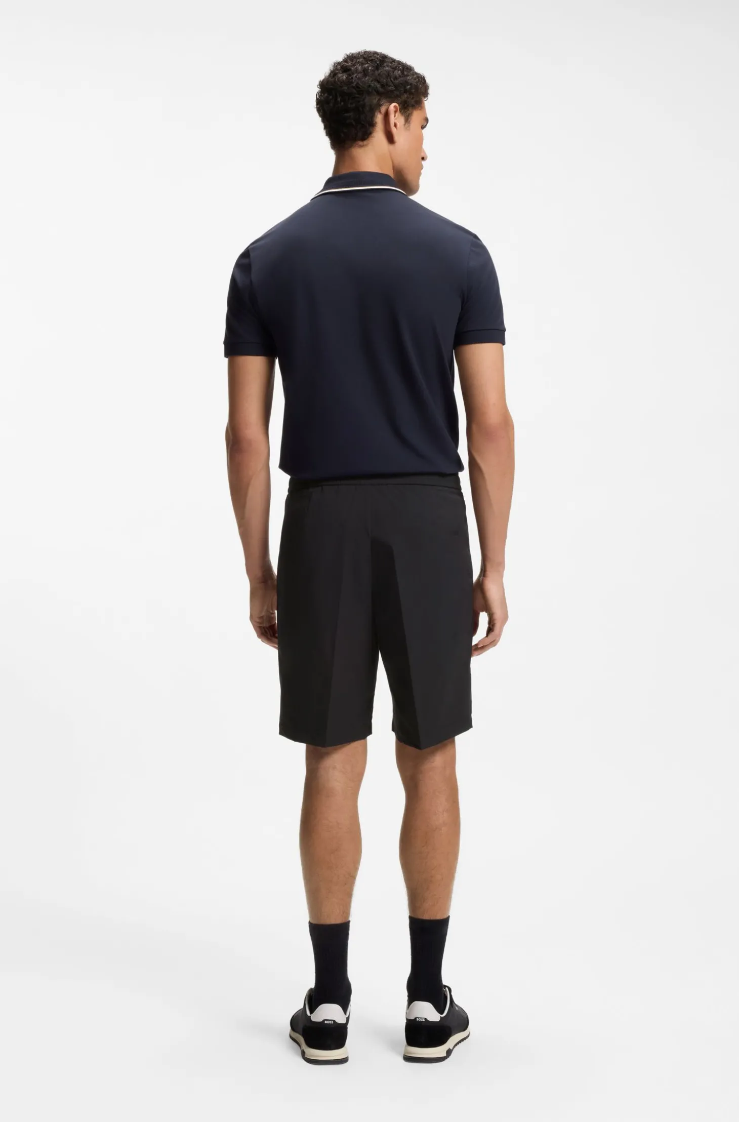 Regular-Fit Shorts aus wasserabweisendem und schnelltrocknendem Twill