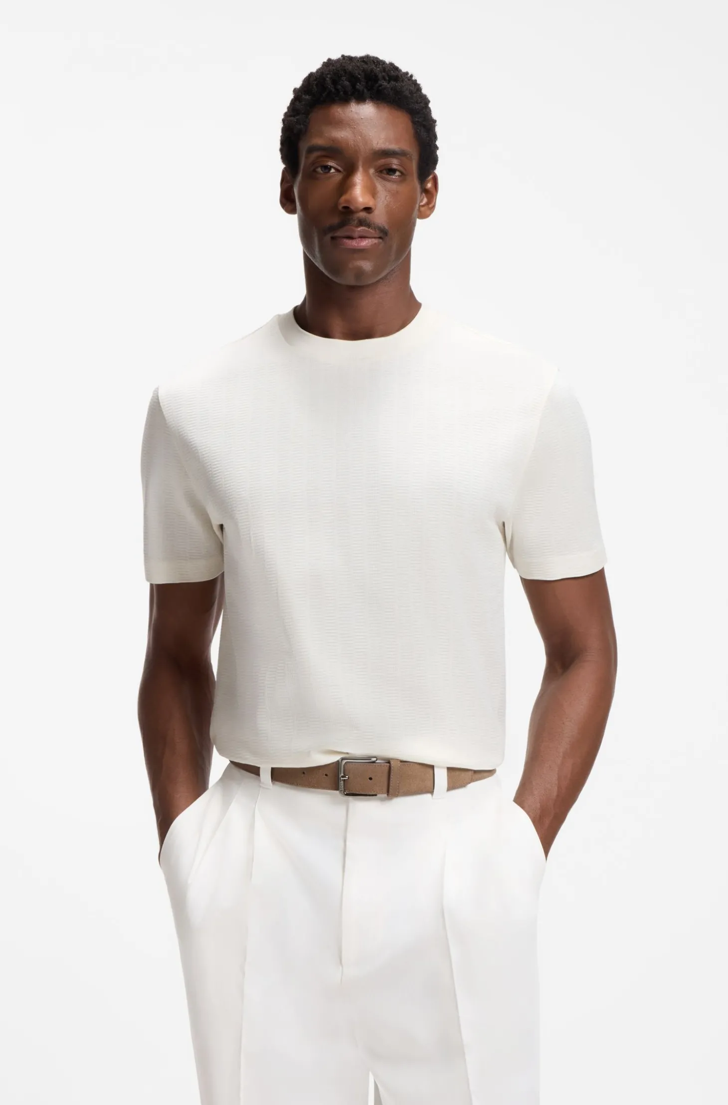 Regular-Fit T-Shirt aus Baumwolle mit erhabener Jacquard-Struktur