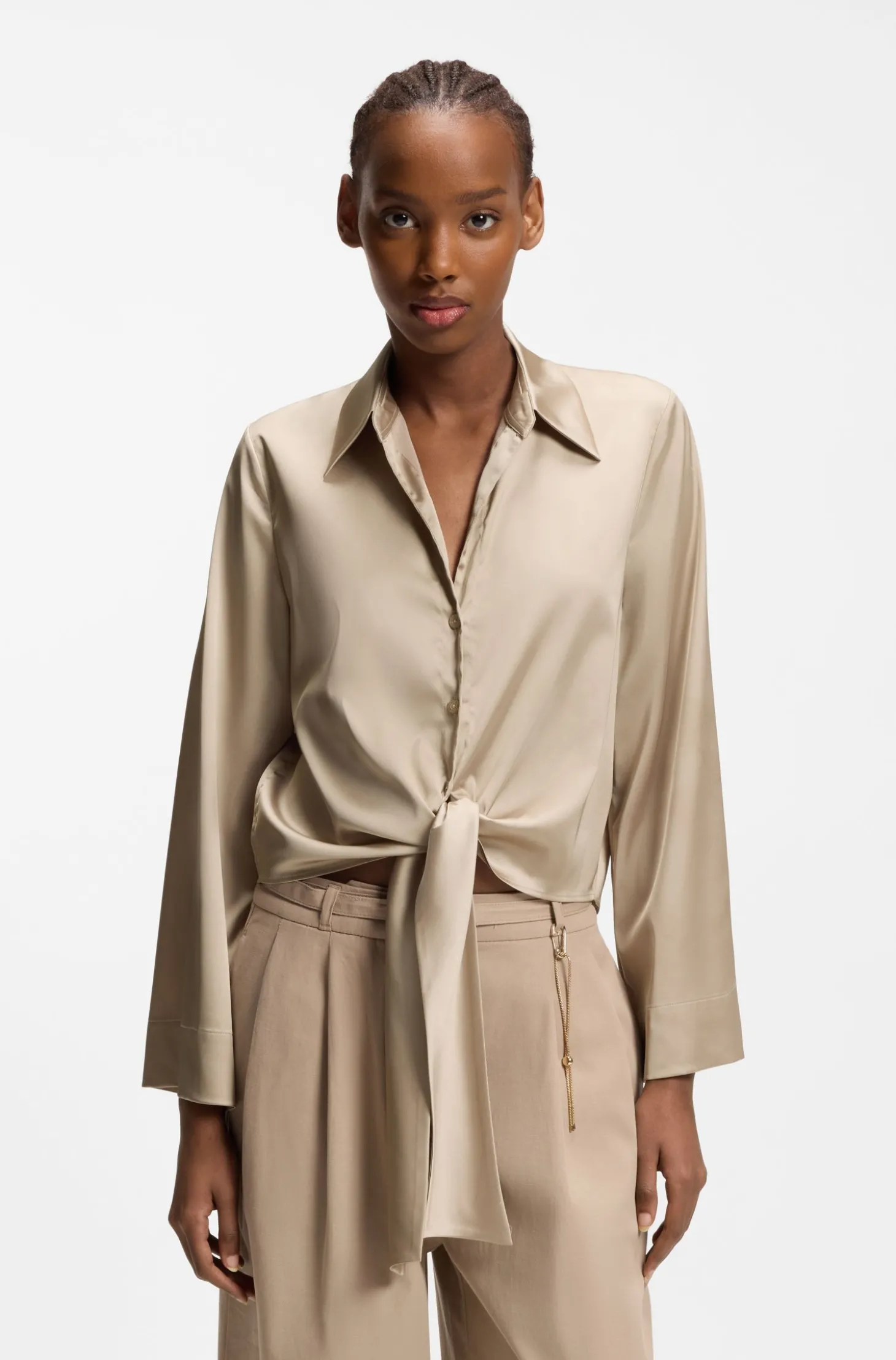Relaxed-Fit Bluse aus Stretch-Satin mit Krawatten-Detail