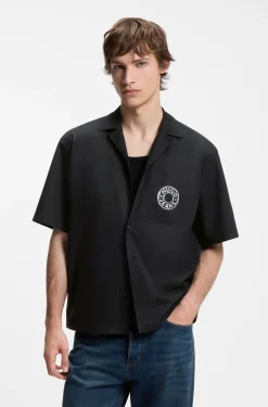 Relaxed-Fit Hemd mit Print auf der Brust und Reverskragen