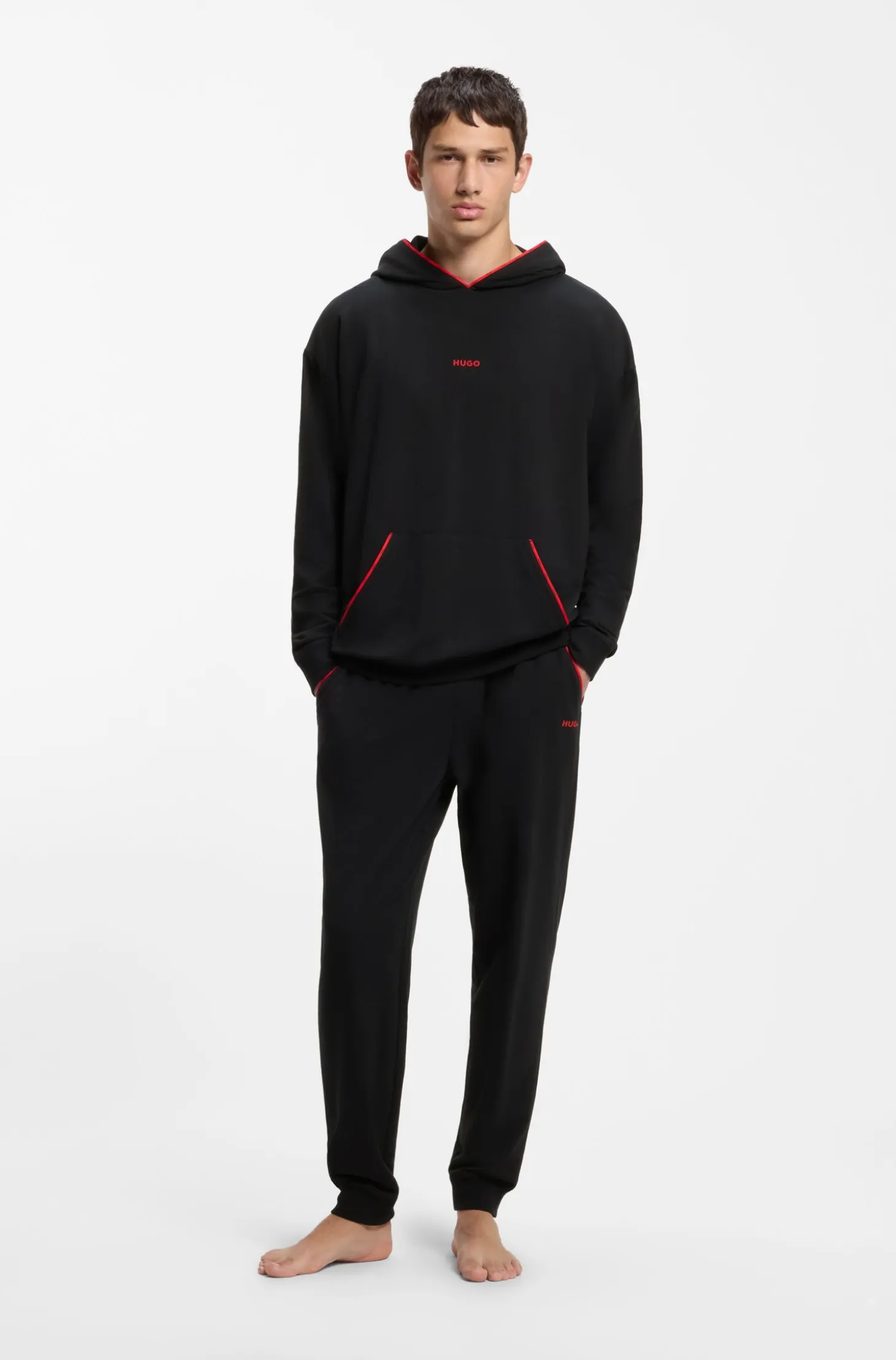 Relaxed-Fit Hoodie mit kontrastfarbener Logo-Paspel