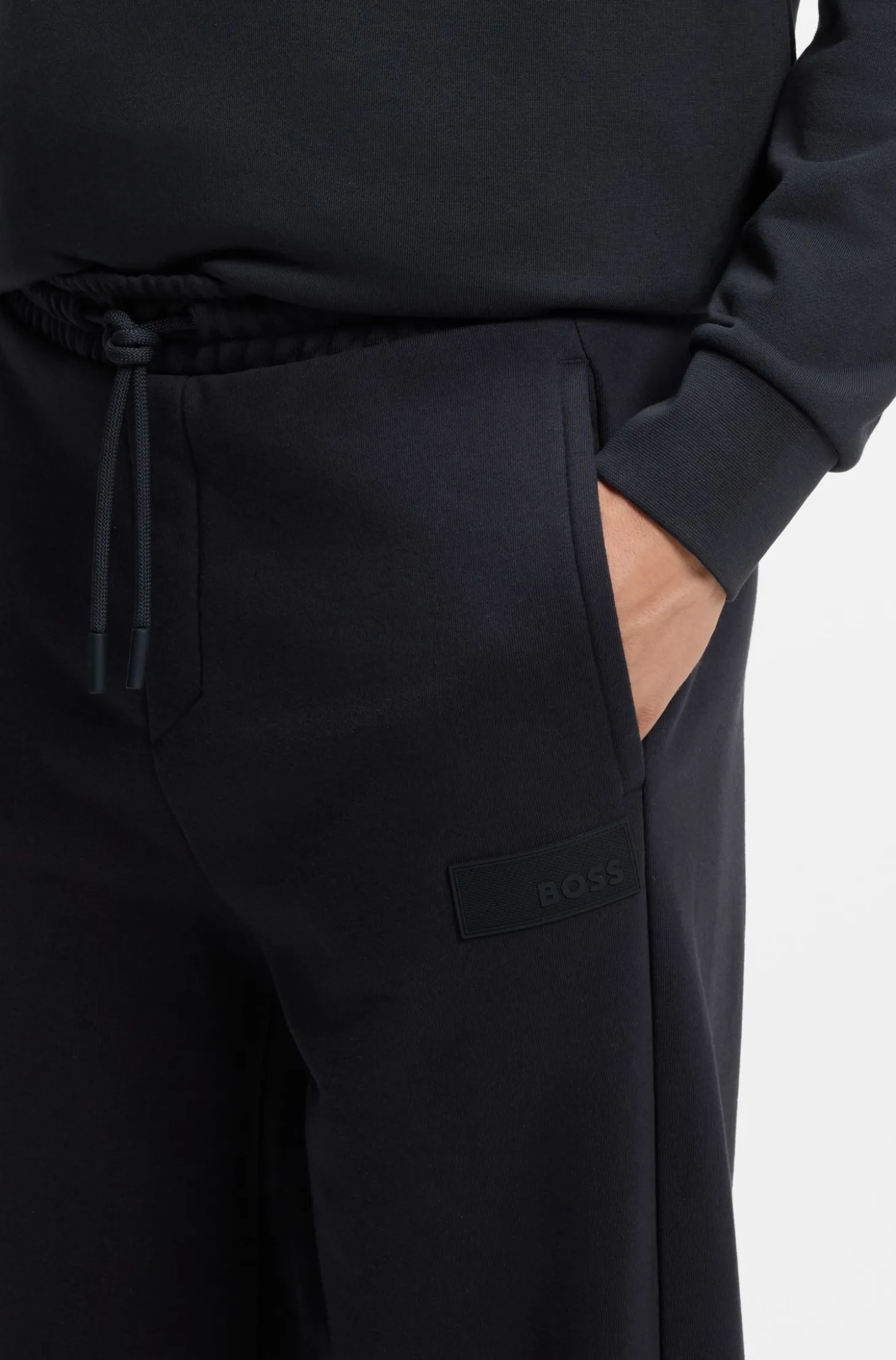 Relaxed-Fit Hose aus innovativem French Terry