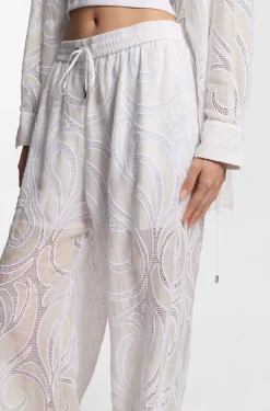 Relaxed-Fit Hose mit Blumenstickerei
