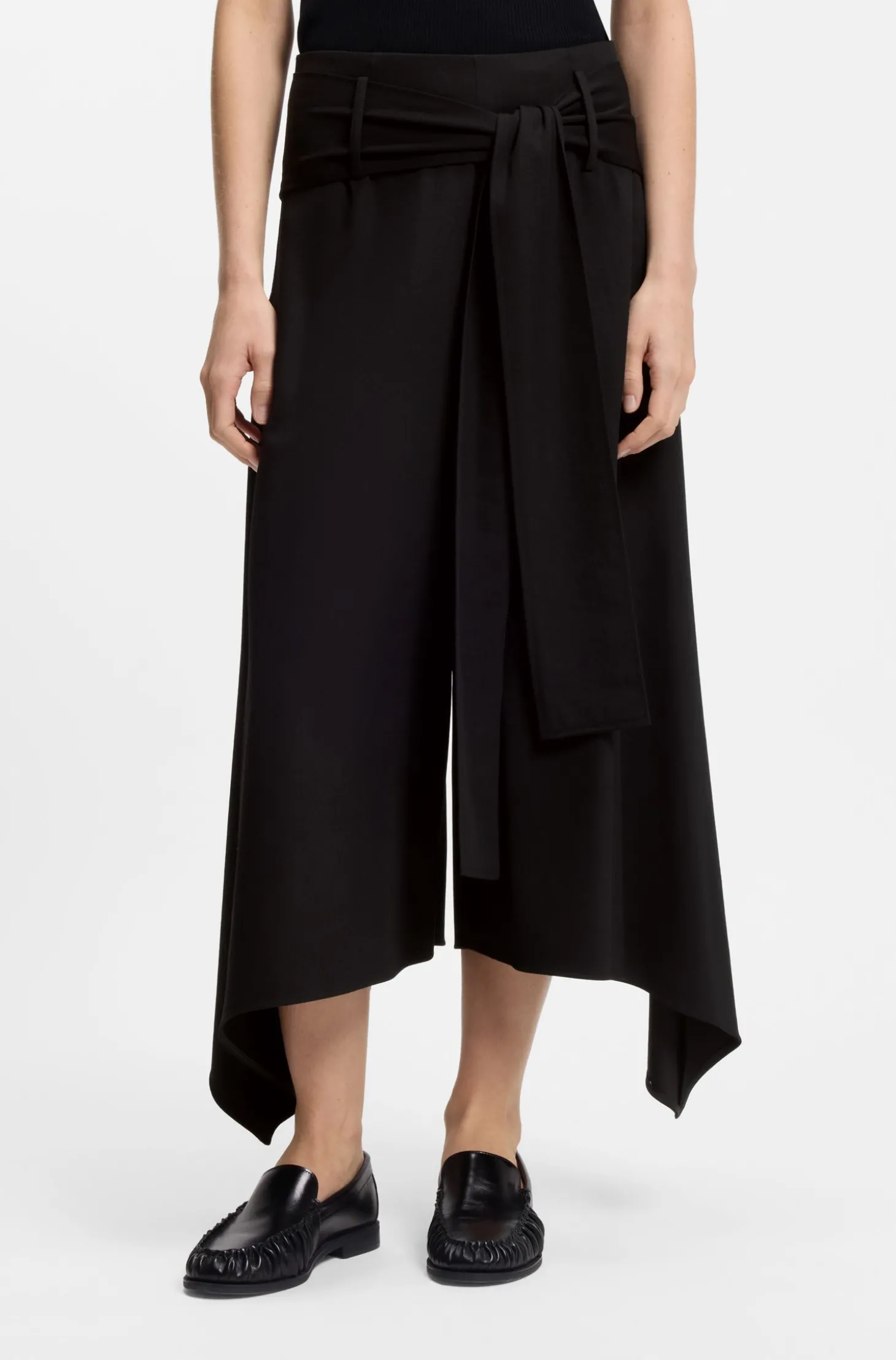 Relaxed-Fit Hose mit geformten Säumen