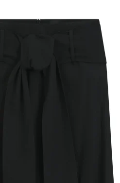 Relaxed-Fit Hose mit geformten Säumen
