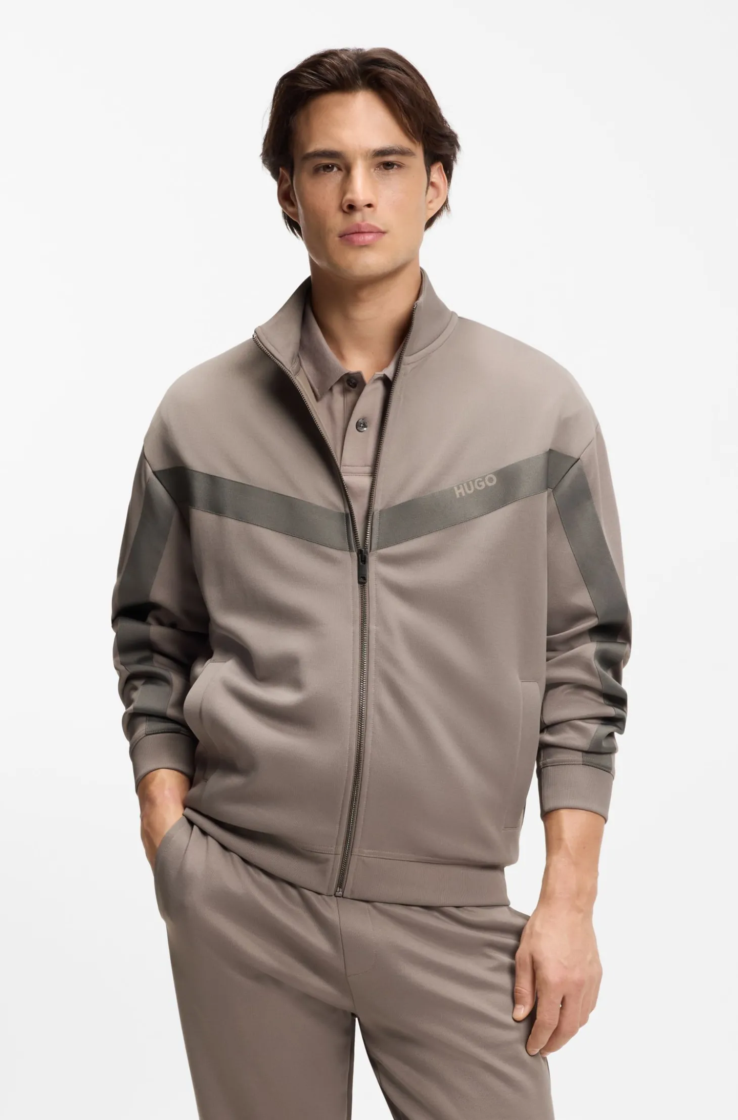 Relaxed-Fit Sweatjacke mit Reißverschluss und Chevron-Tape
