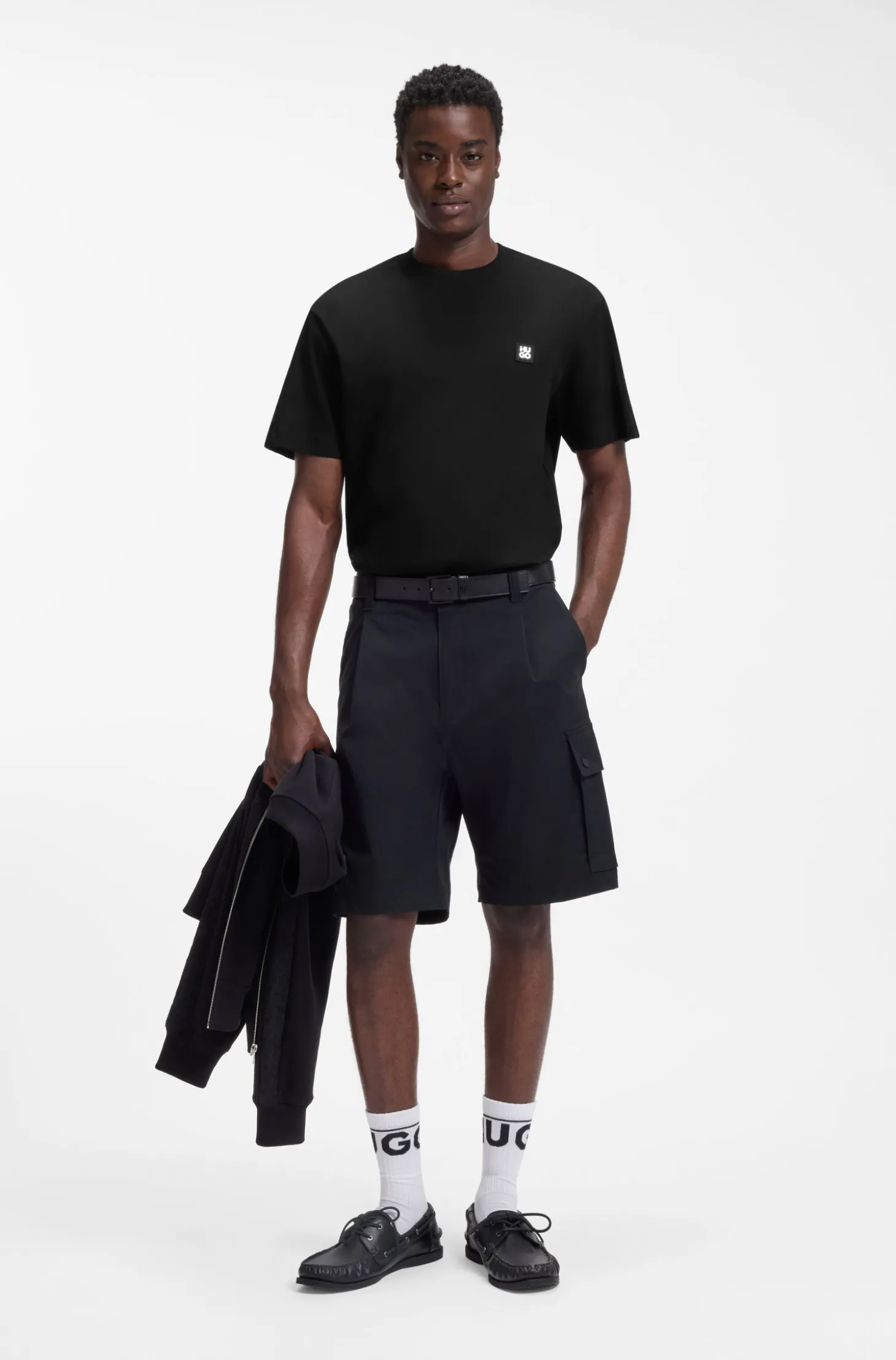 Relaxed-Fit T-Shirt aus Interlock-Baumwolle mit bestickten Schultern