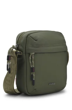 Reporter-Tasche aus Twill mit metallenem Logo-Schriftzug