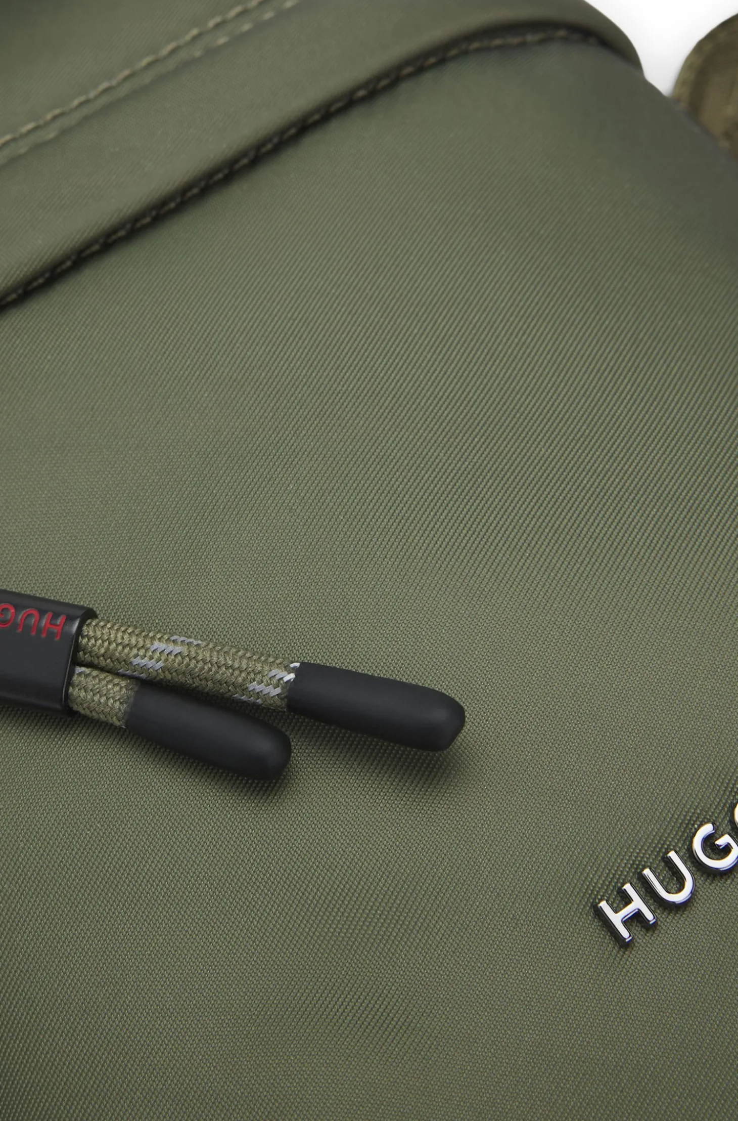 Reporter-Tasche aus Twill mit metallenem Logo-Schriftzug