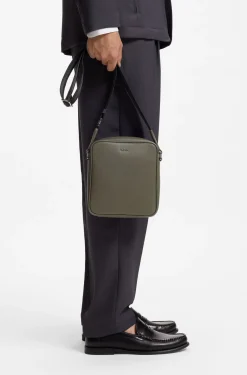 Reporter-Tasche mit silberfarbenem Logo-Schriftzug