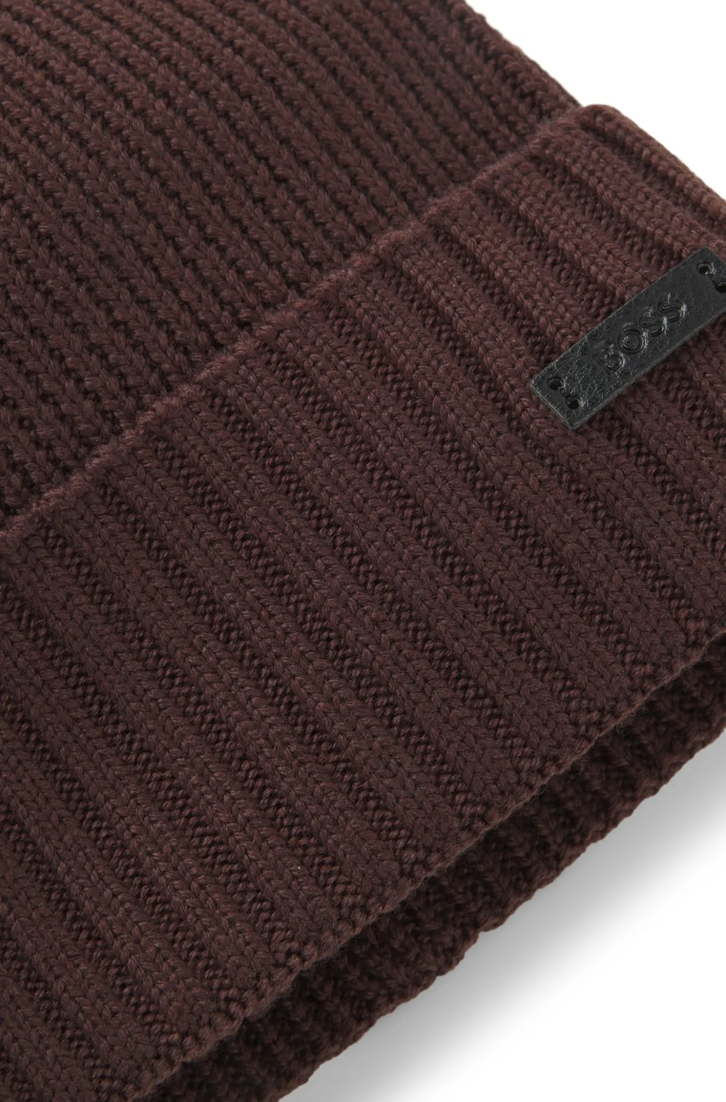 Rippstrick-Mütze aus Schurwolle mit Logo-Applikation
