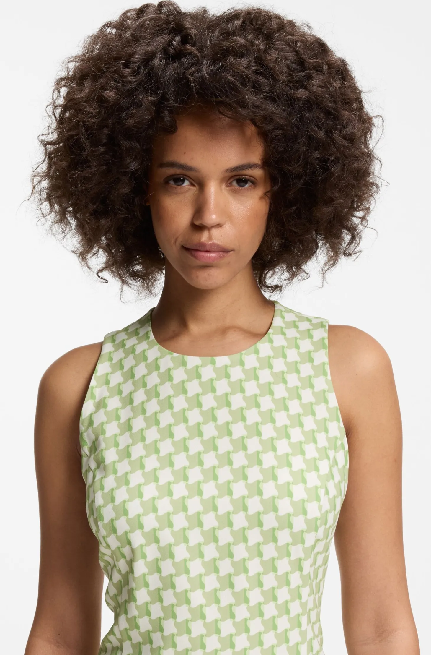 Ärmelloses Kleid mit geometrischem Print