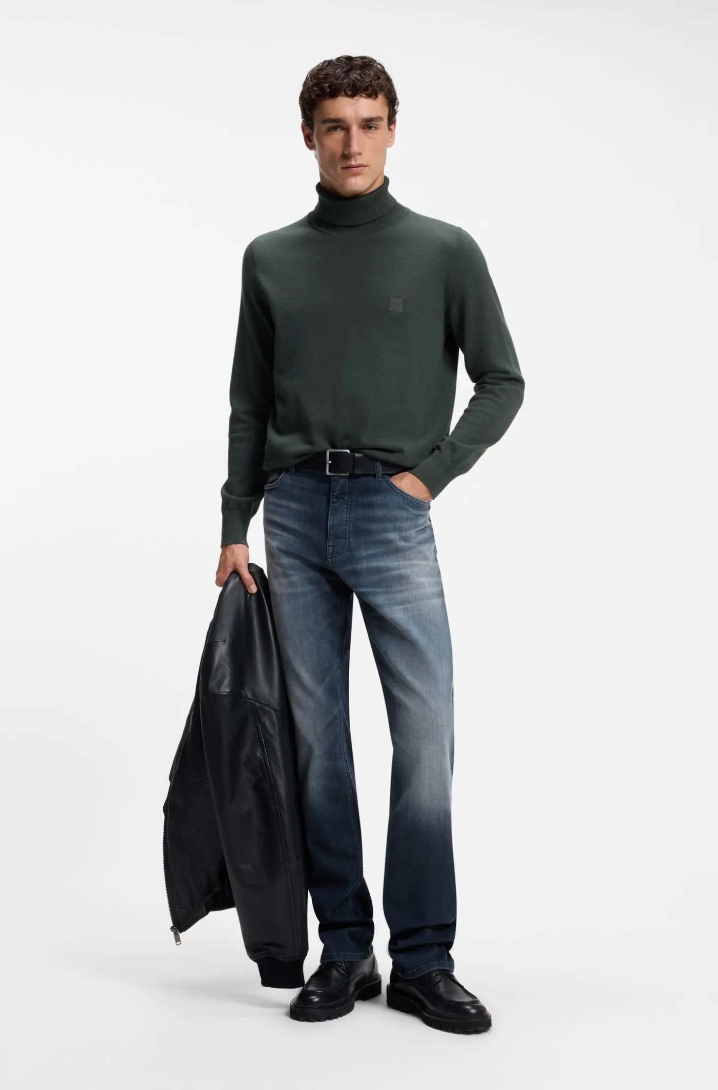 Rollkragenpullover aus Baumwoll-Mix mit Kaschmir und Logo-Aufnäher