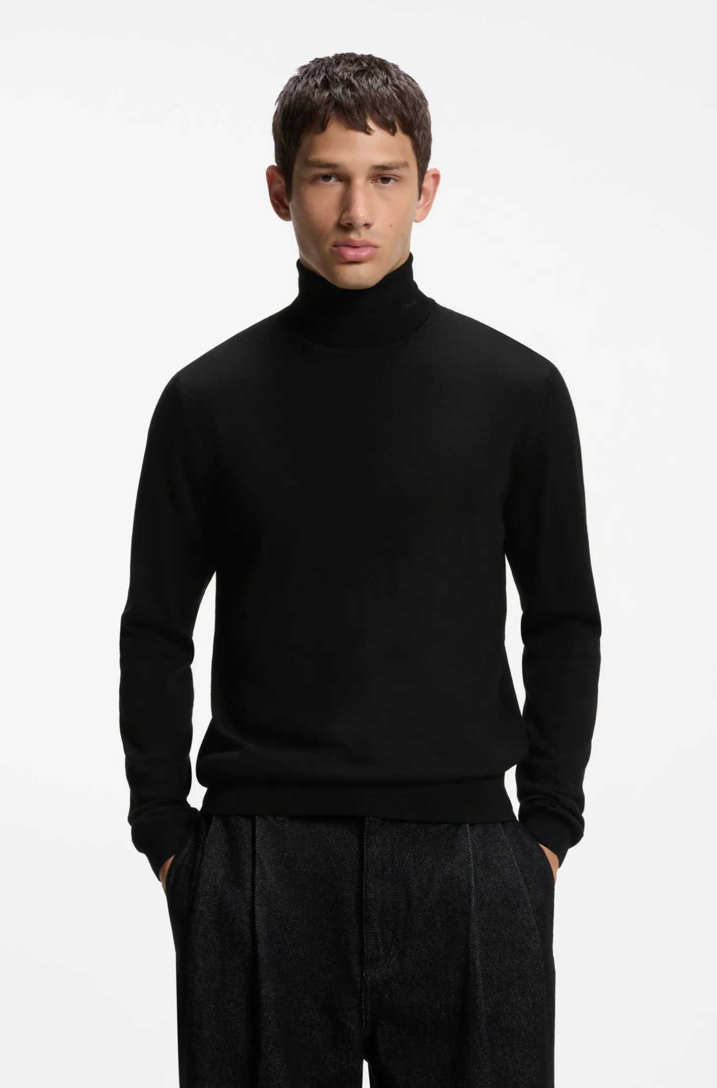 Rollkragenpullover aus Merinowolle mit Logo-Stickerei