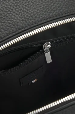 Rucksack aus genarbtem italienischem Leder mit geprägtem Logo