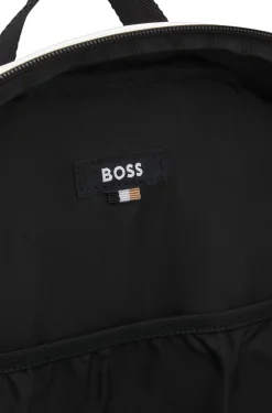 Rucksack aus Kunstleder mit reflektierenden Details