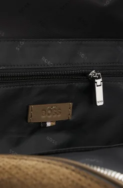 Rucksack aus Veloursleder mit Monogramm-Prägung