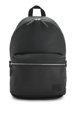 Rucksack mit Reißverschluss und Logo-Aufnäher aus Gummi