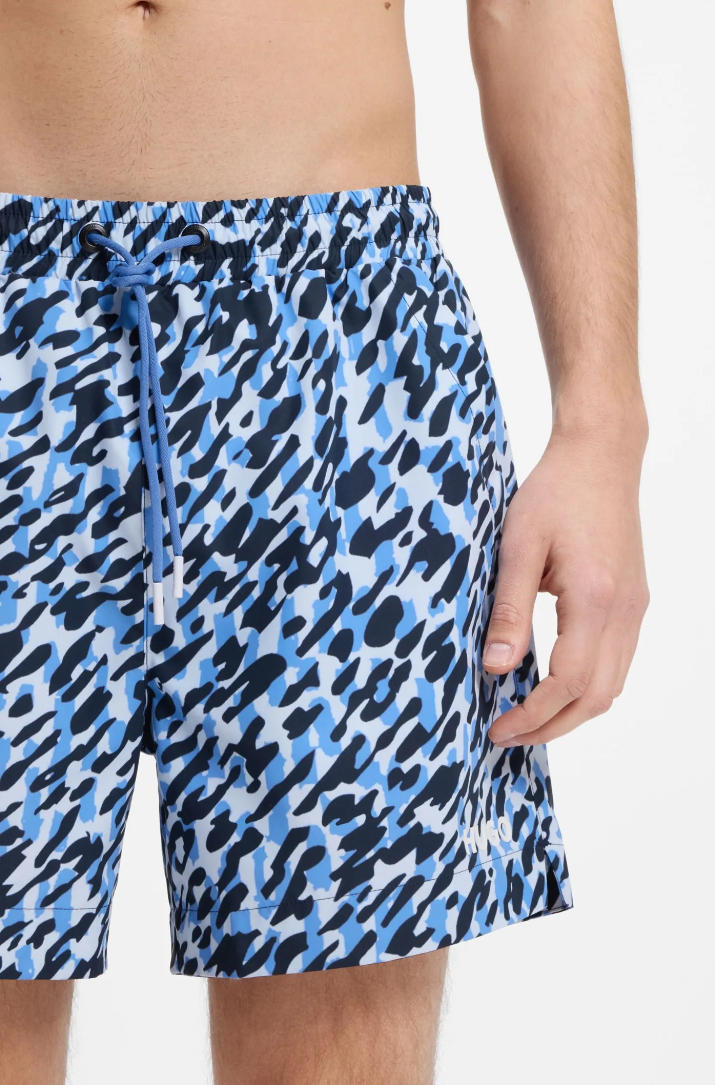 Schnell trocknende Badeshorts mit Allover-Print